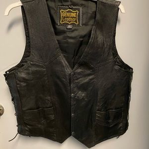 Men’s leather vest. Never worn. Size 40/XL
